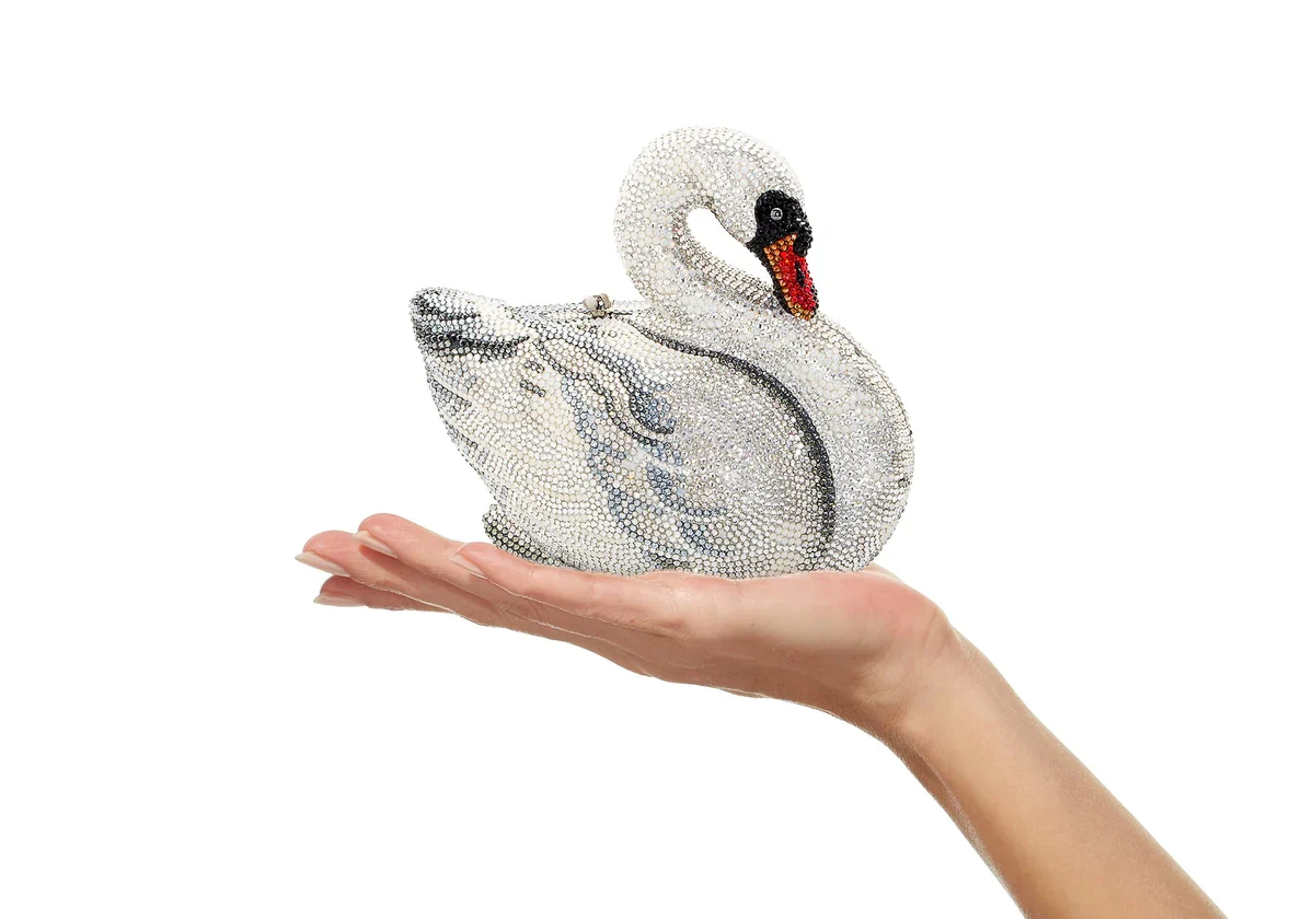 9 Judith Leiber Bags That Look Like They Belong in a Fairy Tale 6.webp